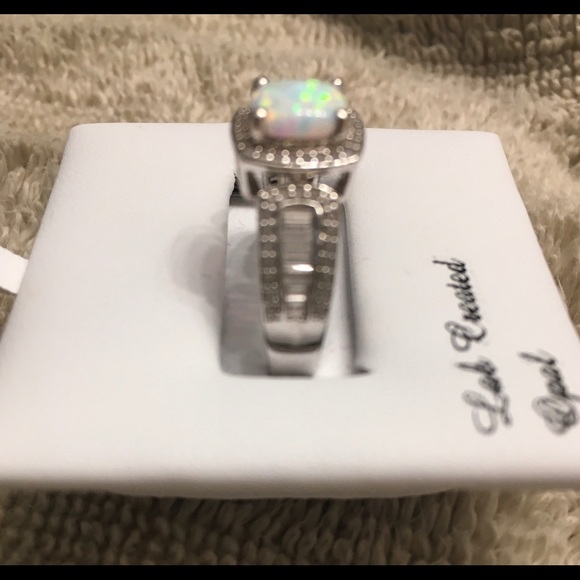 ♥️ Opal Ring (NEW) - Picture 6 of 6